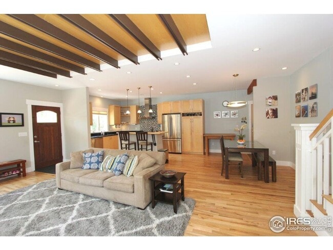 Building Photo - 5 Bed 3 Bath Home in South Boulder