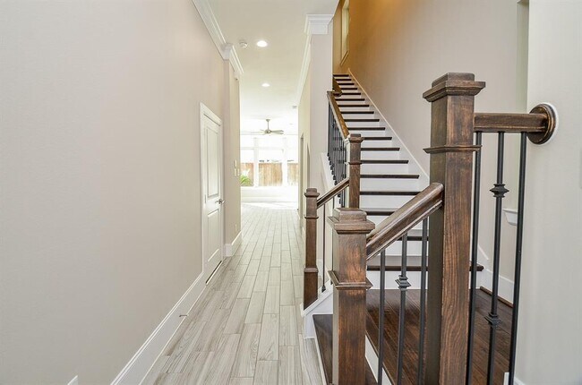 Foto del edificio - 6723 Sussex Manor St
