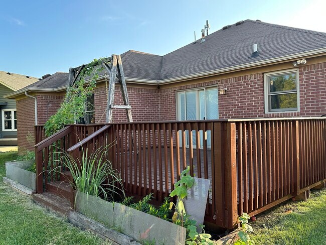 Building Photo - 362 Polk Manor Dr