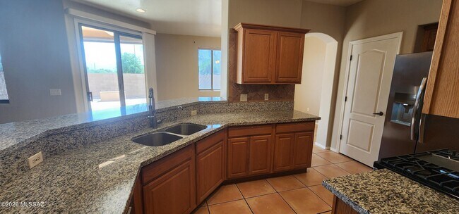 Foto del edificio - 5453 N Little River Ln