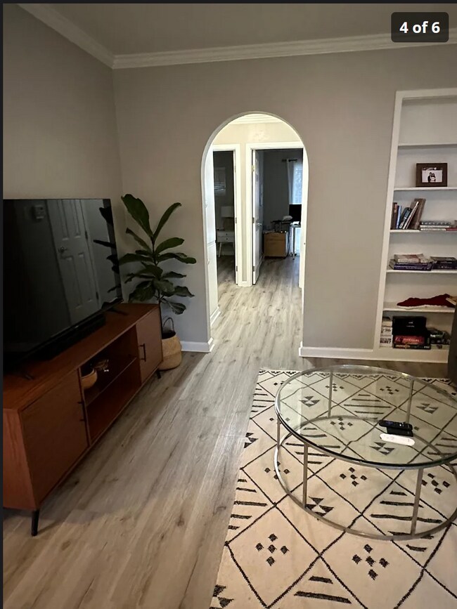 Foto del edificio - 4325 V St