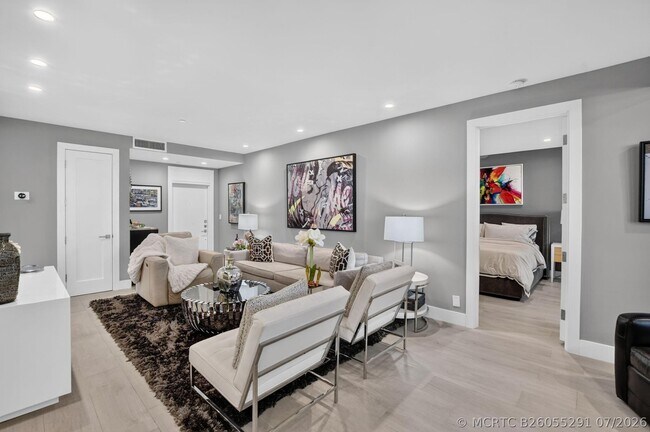 Foto del edificio - 7847 Lakeside Blvd