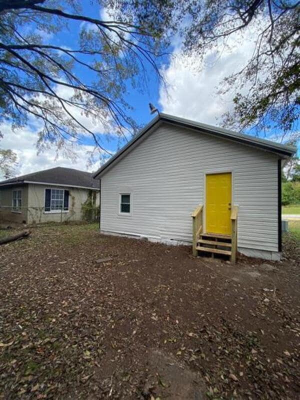 Foto del edificio - 110 W Mitchell St