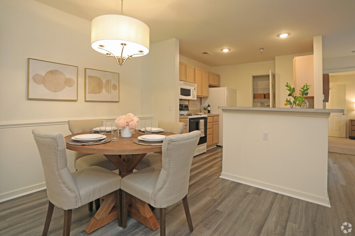 Overlook at Stonemill Apartments in Lynchburg, VA