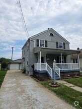 Building Photo - 226 Lake St