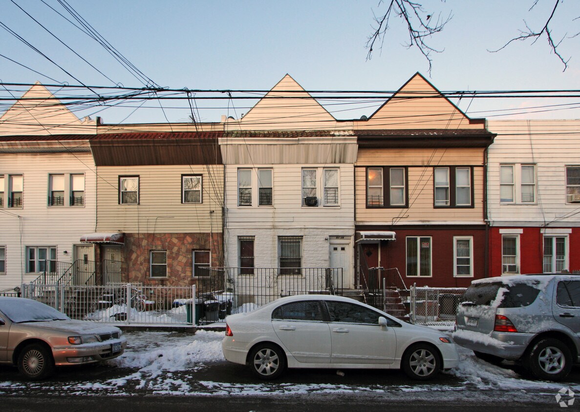 Building Photo - 87-46 126th St