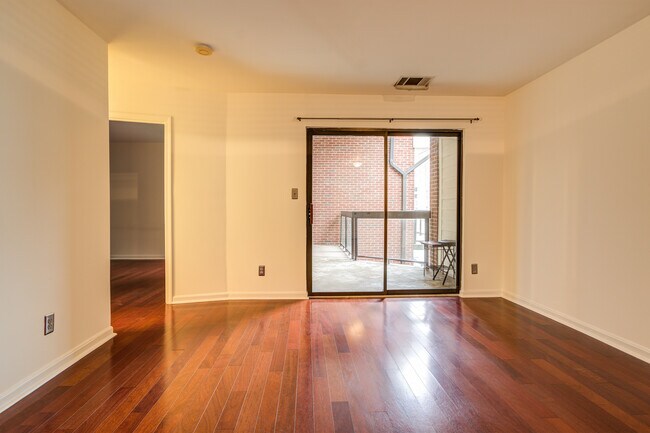 Building Photo - 1020 N Stafford St