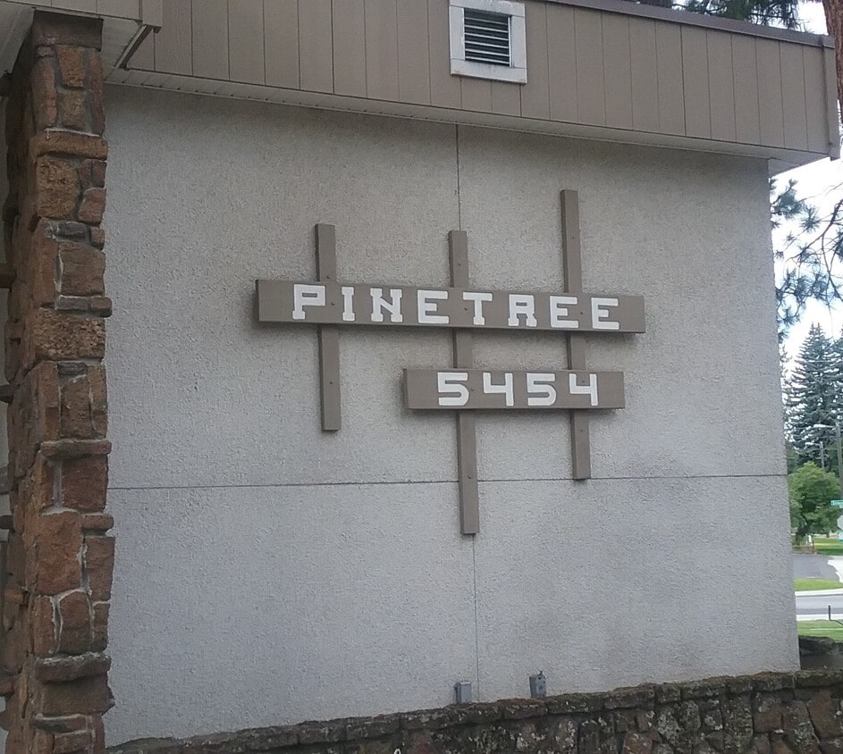 Primary Photo - Pinetree Apartments