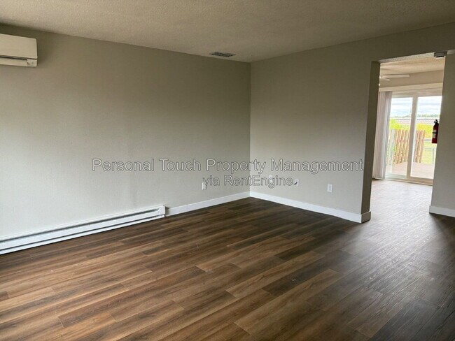 Foto del edificio - 561 4th Ave NW