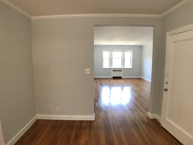 Foyer(actual walls are cream based co - 1157 Beacon St