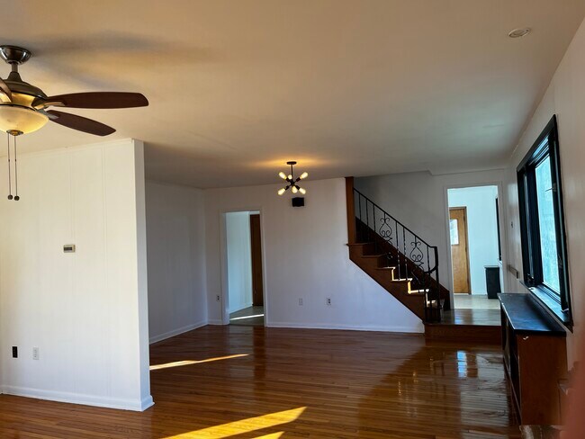 Dining area - 68 Miner St