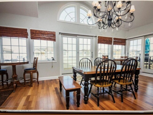 Building Photo - 2 Tradewinds Ln