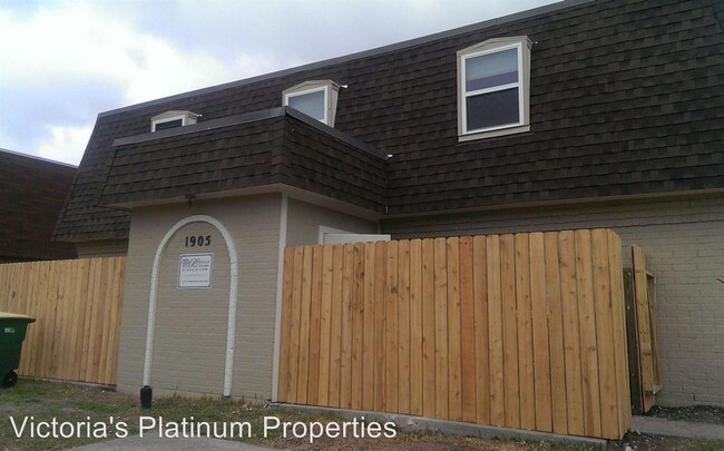 Building Photo - 1905 Melrose Dr