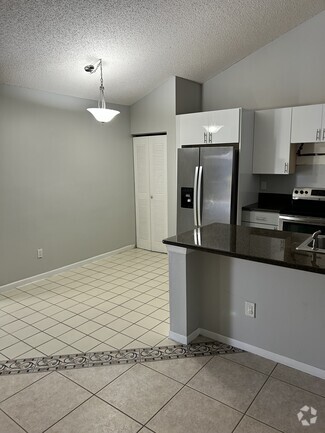 Building Photo - 1158 Summit Trail Cir