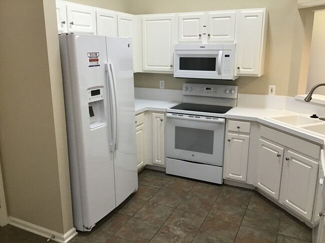 Building Photo - 1530 Roseberry Ct