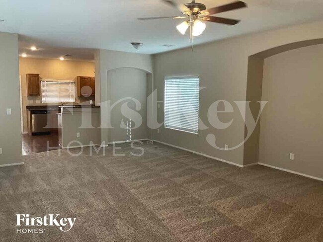 Foto del edificio - 5134 Tunnel Falls Dr