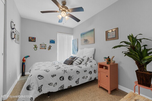 Foto del edificio - 250 N Banana River Dr