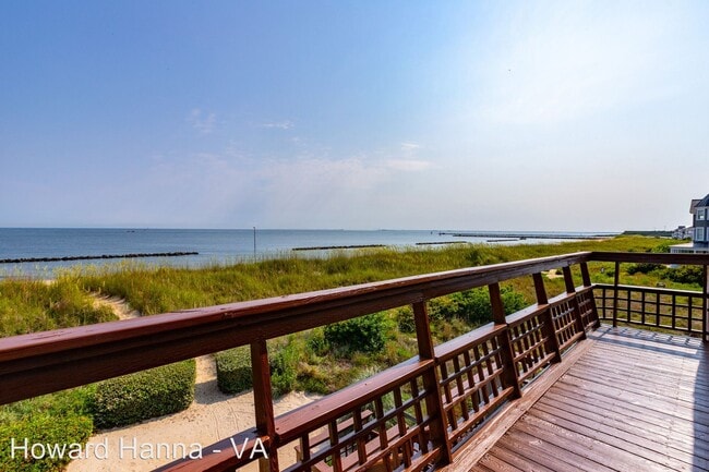 Building Photo - 2 br, 1 bath House - 4700 East Beach Drive #1