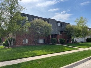 Building Photo - 1253 Getzelman Dr