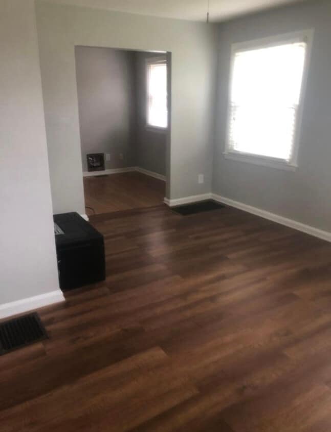 Building Photo - 2194 W Mound St