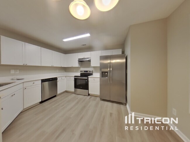Foto del edificio - 280 Chestnut Dr