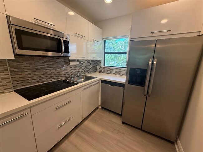 Building Photo - 1109 E Broward Blvd