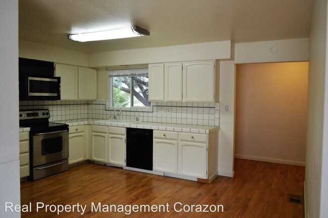 Building Photo - 14150 Virginia Foothills Dr