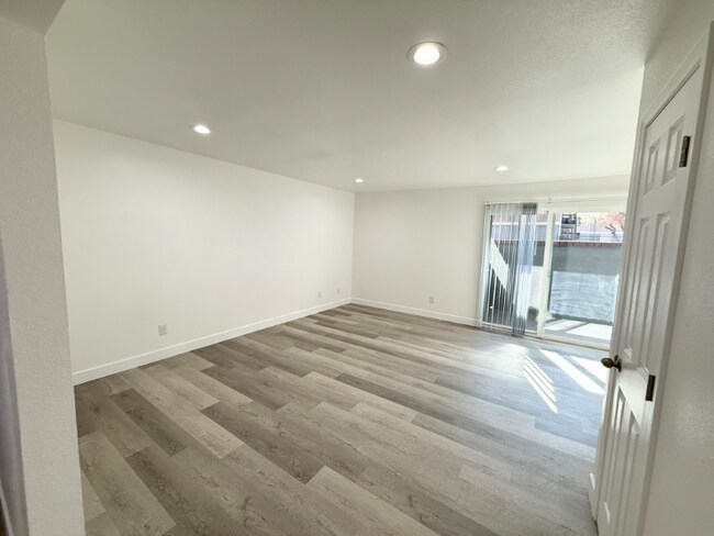Foto del edificio - 1750 Karen Ave