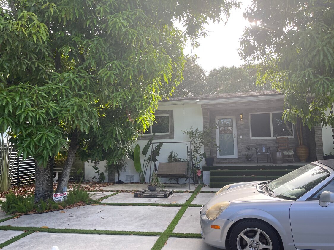 Foto del edificio - 14600 NW 13th Ave