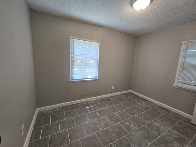 Building Photo - 2056 Edgar St