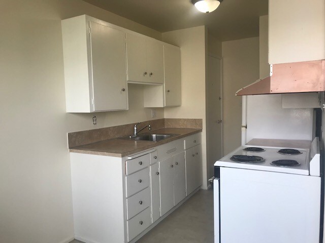 Building Photo - Four Seasons Apartments - 1 bedroom