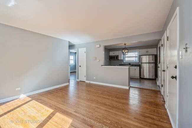 Building Photo - 8225 S King Dr