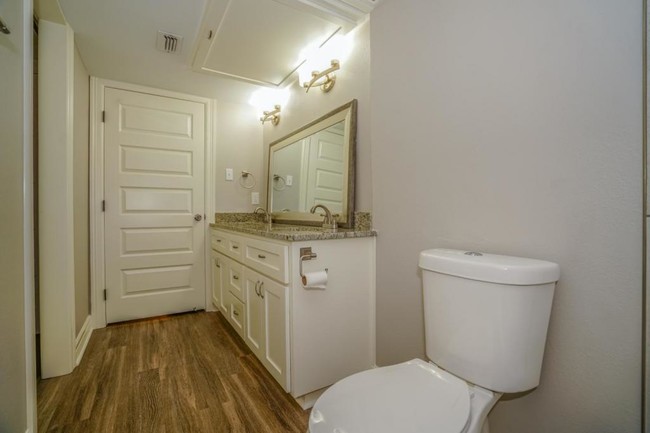 Foto del edificio - 313 Eden Dr. Apt. #34  Longview, Tx 75605