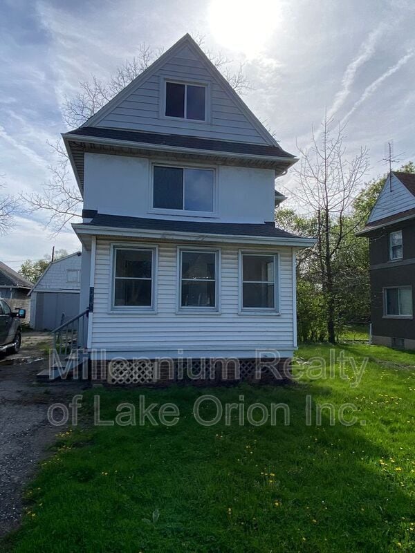 Building Photo - 638 Joslyn Ave