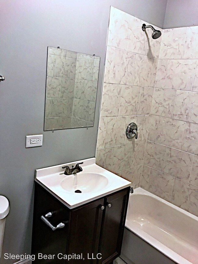 Foto del edificio - 5610 S Michigan Ave