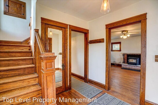 Building Photo - 3 br, 2 bath House - 513 Troy Dr.