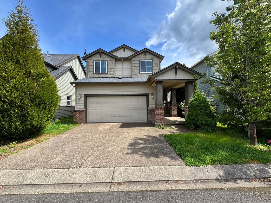 Primary Photo - FOR RENT - SUPER CLEAN 4 BEDROOM, 2.5 BATH...