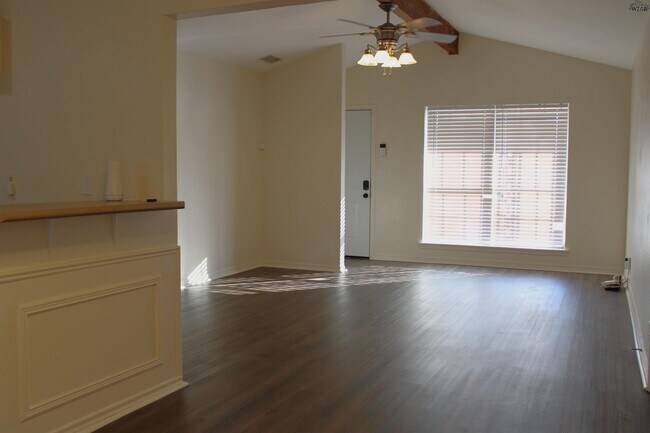 Foto del edificio - 1610 Christine Rd