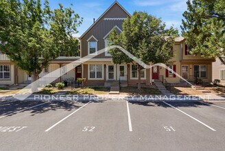 Building Photo - 1811 S Quebec Way
