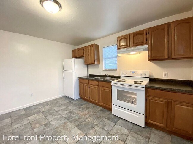 Building Photo - 7650 Oak Chase, Unit 7650