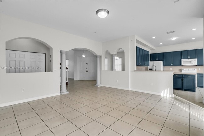 Foto del edificio - 8920 NW 180th Terrace