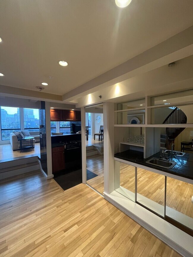 Building Photo - No Brokers Fee Penthouse in Back Bay.