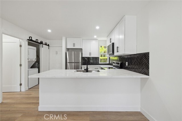 Foto principal - 17000 Burbank Blvd