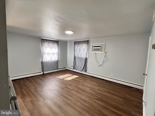 Building Photo - 2631 Parkside Terrace