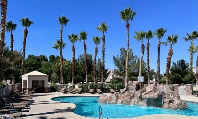 Foto del edificio - Beautiful 3 bedroom Condo in Summerlin- 2 ...
