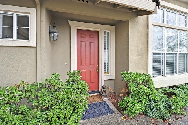 Building Photo - 4 Bed 3 Bath Home With 3 Car Garage High Ceilings And Fenced Yard