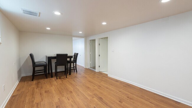 Foto del edificio - 4047 N Moody Ave