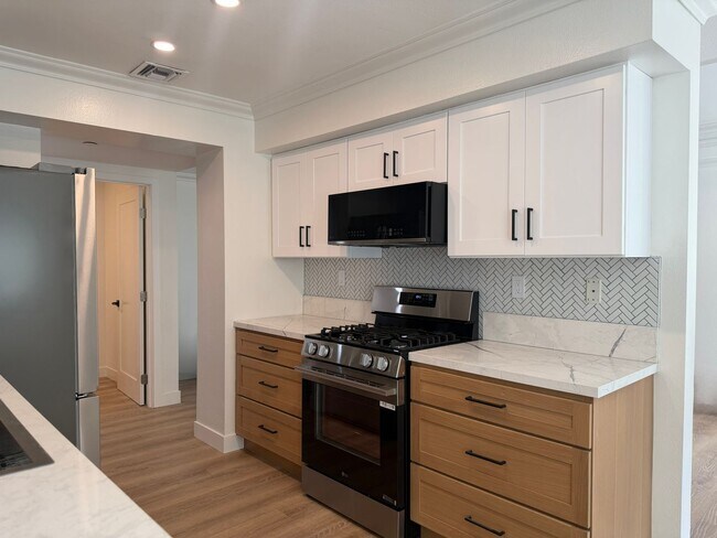Interior Photo - The Argon Wilshire