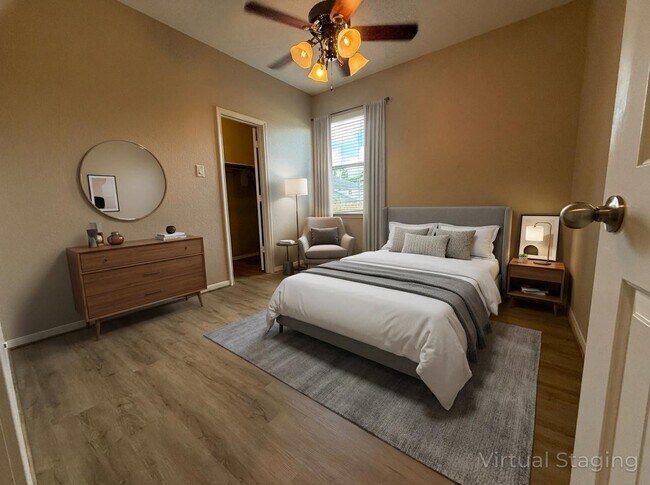 Foto del edificio - 8139 Edenwood Dr