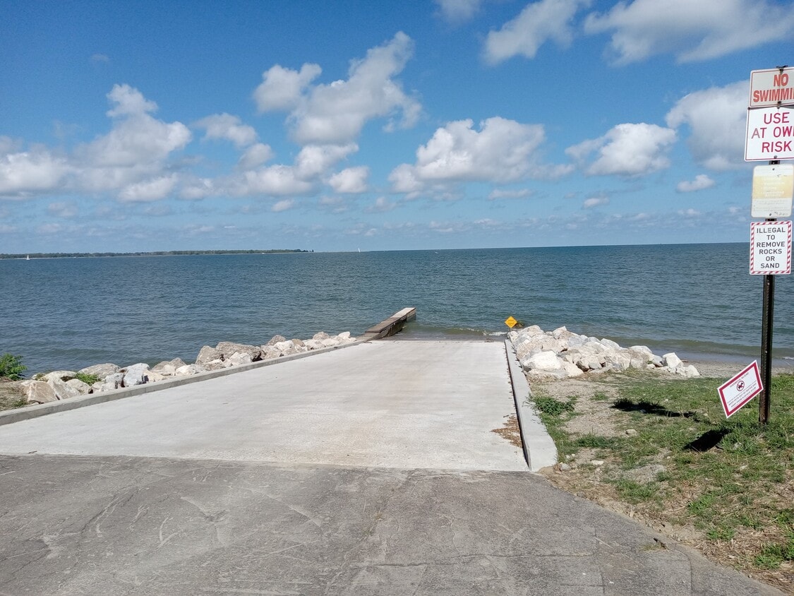 Rental is close to boat launch - 312 Chautauqua Blvd